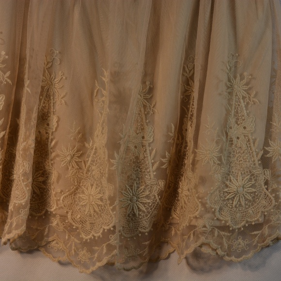 Lace Mini Skirt SZ 10 Divided - Picture 2 of 4